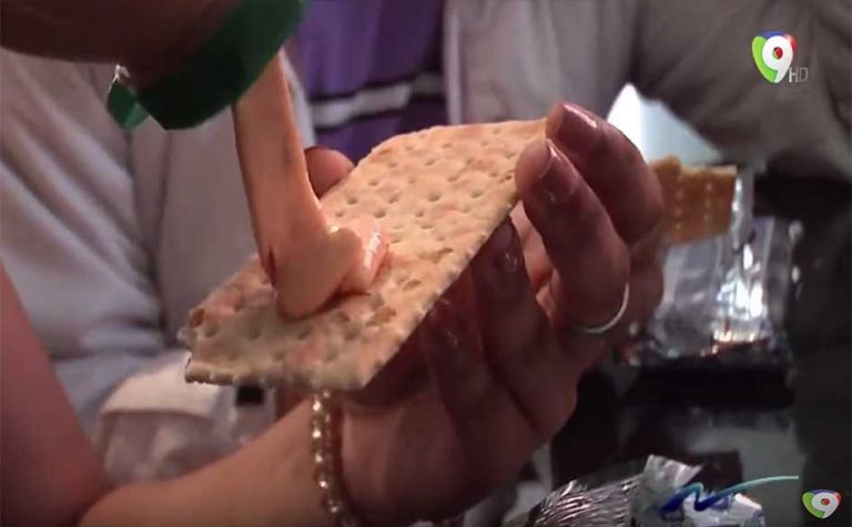 Estamos Comiendo Plastico – Nuria Piera