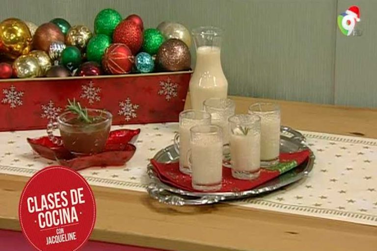 Preparando Ponche de Jengibre y ponche con Licor de Romero en Clases de Cocina con Jacqueline