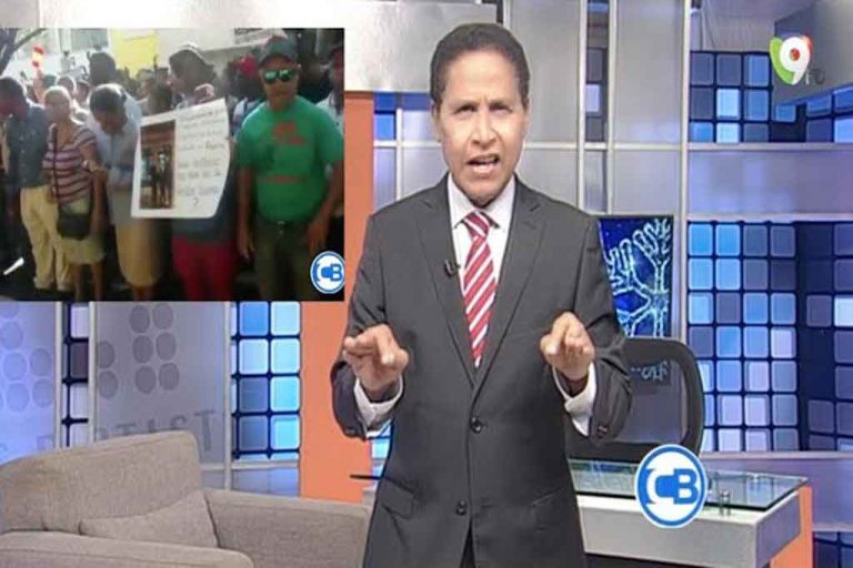 Familia Rosario realiza protesta frente a la embajada de España reclamando supuesta deuda