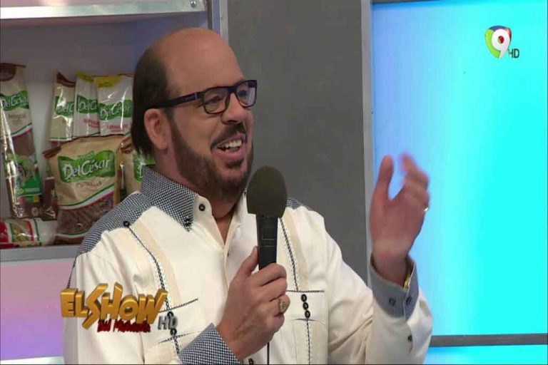 Gomez Casanova llega en Motoconcho a casa presidencial-El Show del Mediodía por Color Visión Canal 9