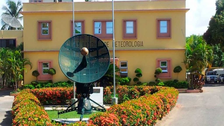 Un ambiente caluroso y aguaceros locales en algunas provincias para este sábado en el país por vaguada