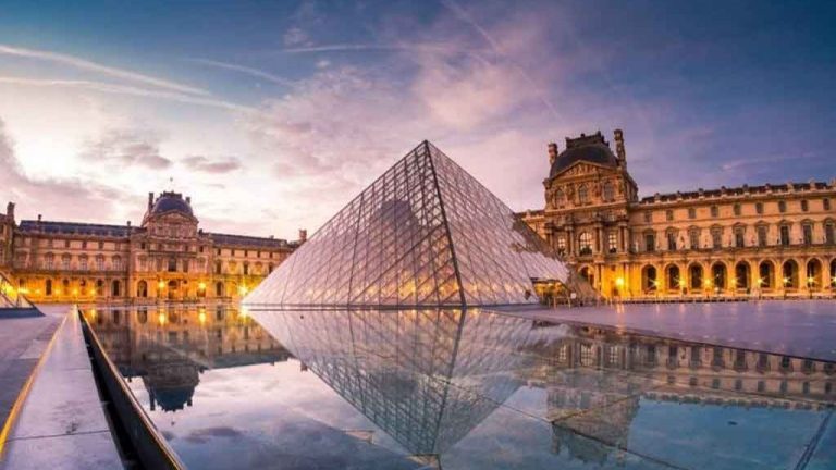 El Louvre renueva su estrategia digital para mejorar la experiencia de visita