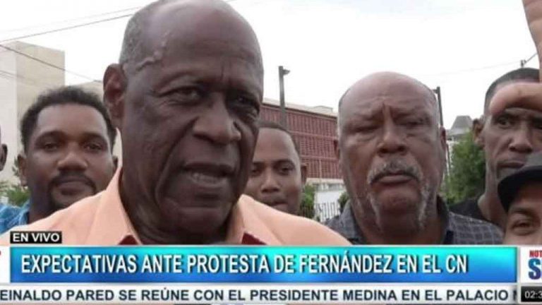 Johnny Ventura afirma hay muchas firmas recolectadas en contra de eventual reforma a la Constitución