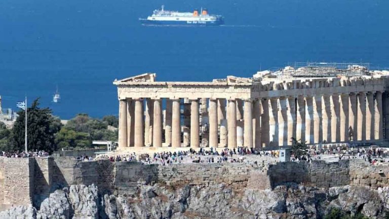 Un terremoto de magnitud 5,1 sacude Atenas y deja una turista herida leve
