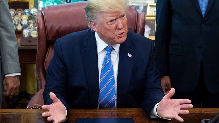 Trump alimenta su polémica racista contra congresistas demócratas
