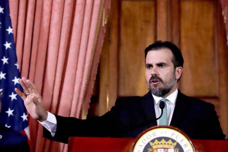 Gobernador de Puerto Rico acepta juicio político y no postulará a reelección