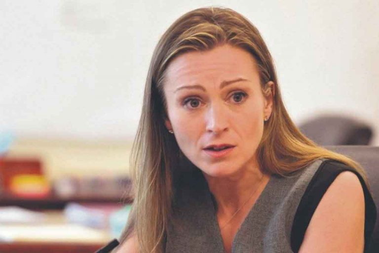 Arrestan a la exsecretaria de Educación de Puerto Rico Julia Keleher