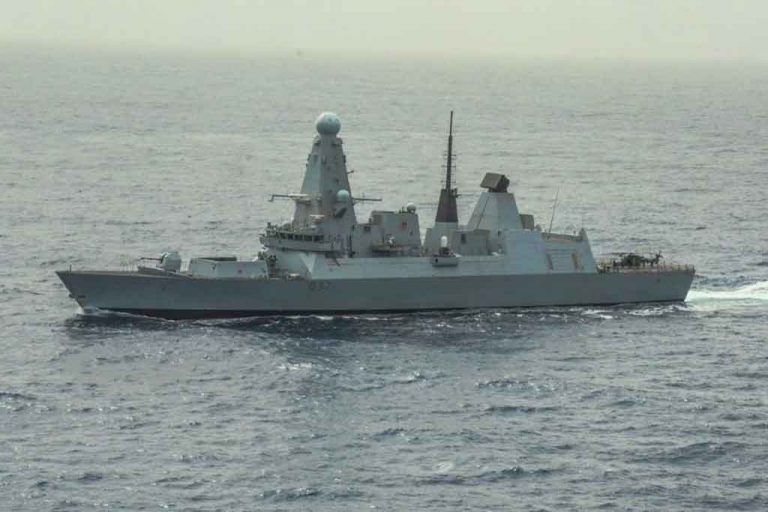 Londres envía un segundo buque de guerra al Golfo entre tensiones con Irán