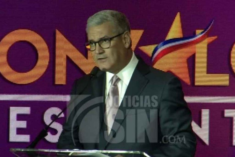 Gonzalo Castillo deja Obras Públicas y emprende precandidatura a la presidencia por el PLD