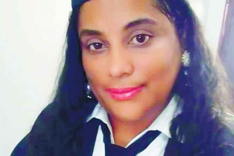 Procuraduría investiga si exfiscalizadora implicada en allanamiento a peluquería salió del país