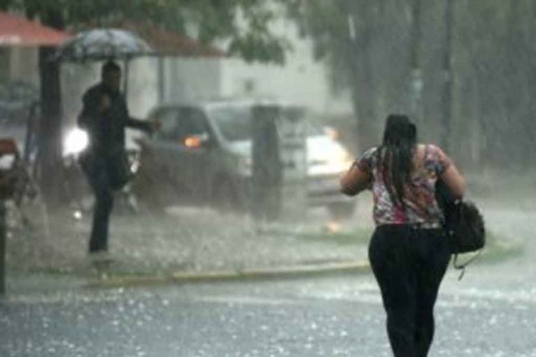 Pronostican aguaceros con tronadas principalmente hacia el interior del país