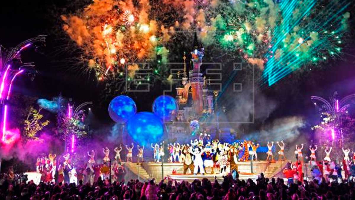 Fanáticos de Disney agotan en horas reservas para la reapertura en Orlando