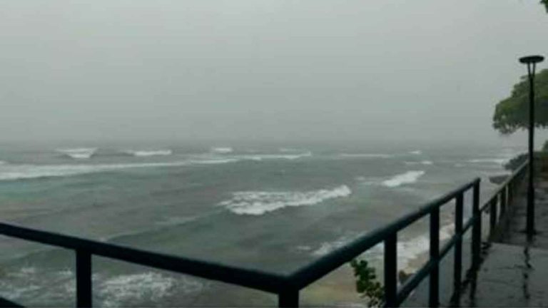 Suben a 13 las provincias en alerta roja por el paso de Isaías