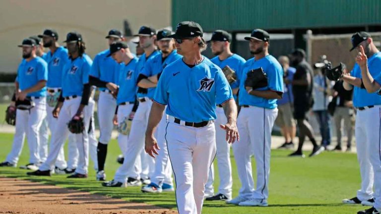 MLB suspende por una semana la temporada de los Marlins