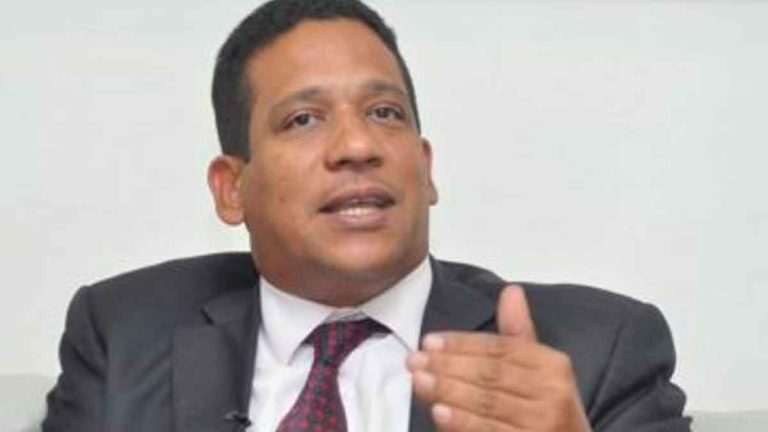 Carlos Pimentel ante críticas: «No tengo ningún vínculo orgánico con el PRM»