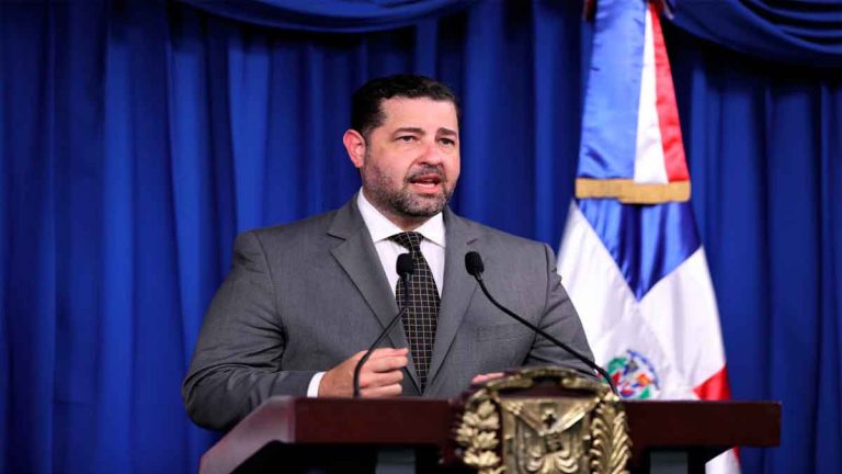 Amado Báez recomienda el país haga gestiones propias para conseguir vacuna del COVID-19