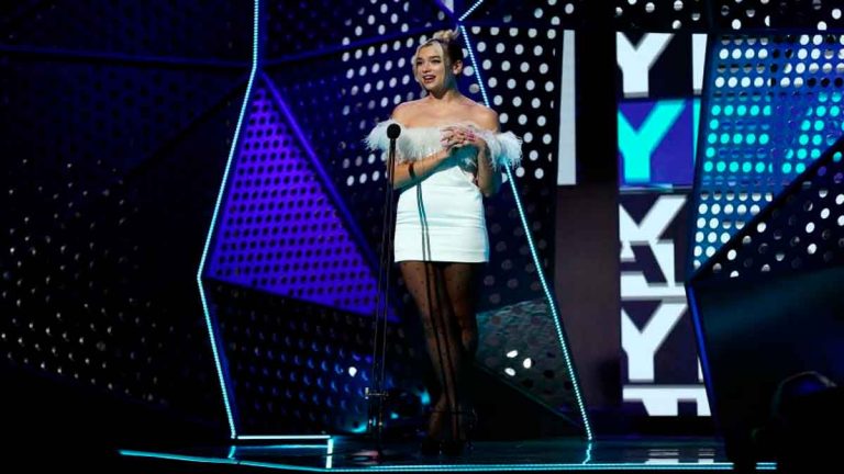 Dua Lipa relanzará el disco «Future Nostalgia» con invitados como Madonna