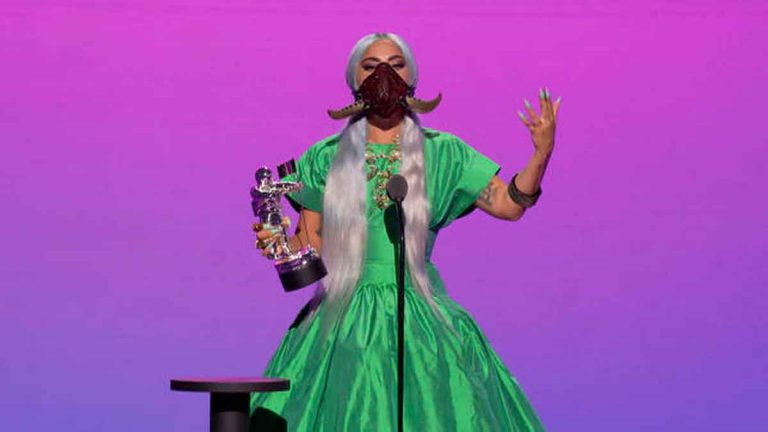 Los 5 premios de Lady Gaga y sus originales mascarillas protagonizan los VMA