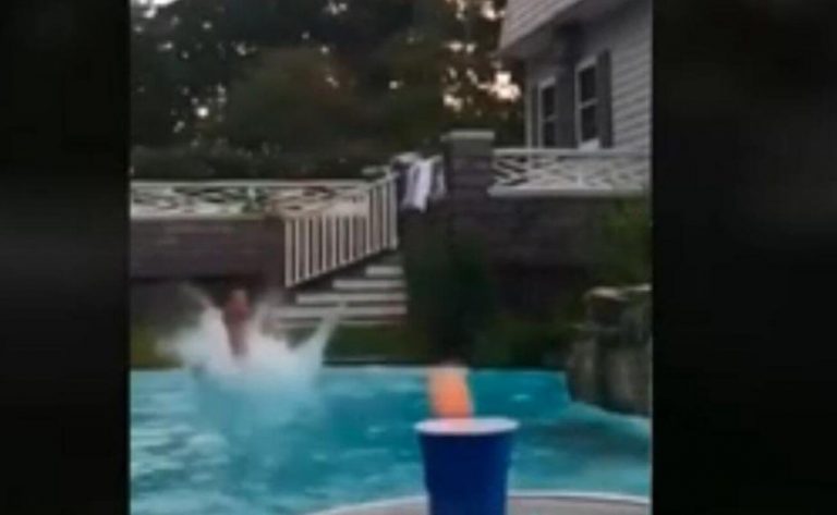 Sorprenden en TikTok al encestar la pelota en un vaso tras un salto triple (+Video)