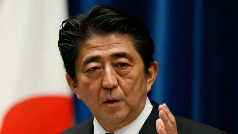Renuncia primer ministro de Japón Shinzo Abe