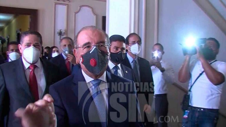 Medina se despide de colaboradores del Palacio Nacional