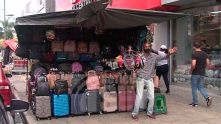 COVID-19 provoca caída de 30% en las ventas