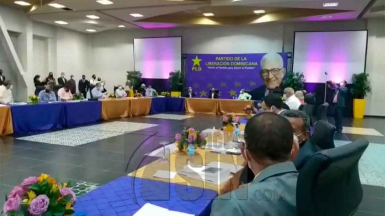 Con la participación de Medina y ausencia de Gonzalo inicia reunión del Comité Político del PLD