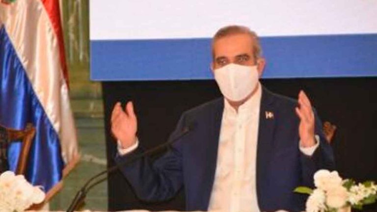 Presidente Abinader se reúne con equipo económico para evaluar presupuesto de Estado