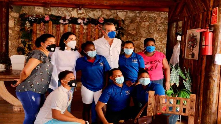 Abinader en Pedernales: «todo proyecto que sea positivo lo vamos a continuar, no importa qué gobierno lo haya iniciado»