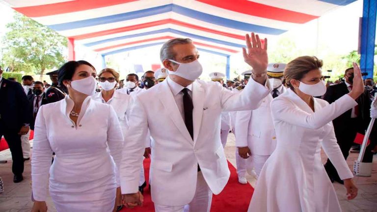 Luis Abinader se juramenta como presidente de la República