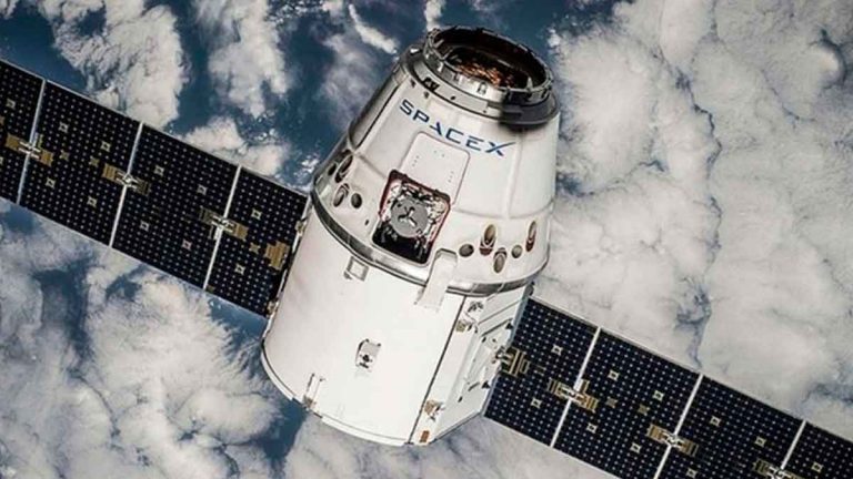 SpaceX sigue aumentando su red de satélites para internet