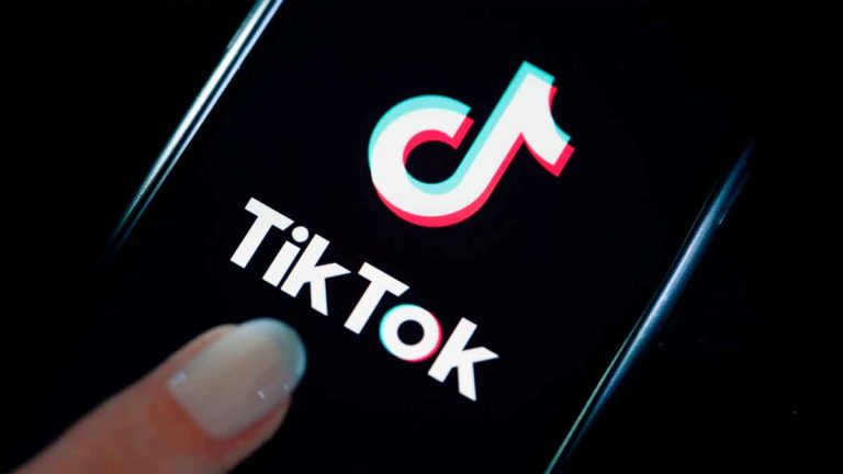 Trump da un ultimátum a TikTok para irse de EEUU o acordar su venta