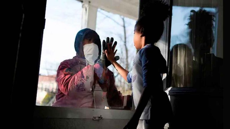 Los casos de coronavirus a nivel mundial se elevan a 25,8 millones