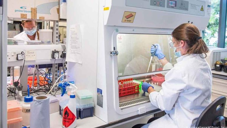 Funcionó la vacuna rusa: produjo respuesta de anticuerpos en todos los participantes