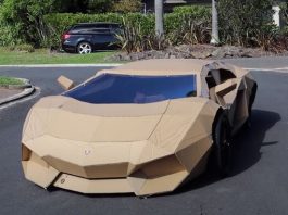 Lamborghini de cartón