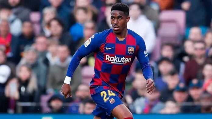 Barcelona traspasa al dominicano Junior Firpo al Leeds inglés por 15 millones de euros