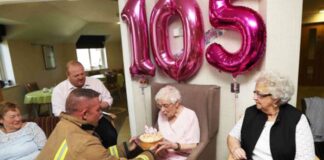 Anciana pide a sexy bombero como regalo