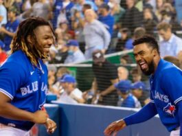 Reconocen en Toronto a los jugadores Vladimir Guerrero Jr. y Teoscar Hernández