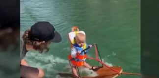 Bebé hace wakeboard