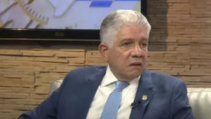 Presidente del Senado Eduardo Estrella habla de cuestionar a Luis Abinader