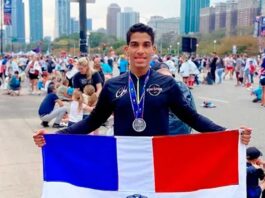 Moises Salazar, primer dominicano en llegar a la meta en el maratón de Chicago