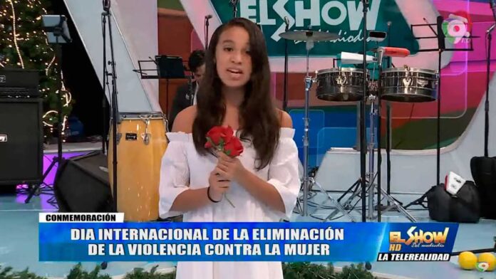 Emotiva Laila en el Día Internacional de la No Violencia contra la Mujer | El Show del Mediodía