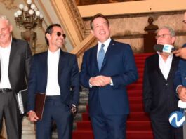 La Foto-Crónica: Marc Anthony en el palacio Nacional y las deportaciones de haitianos| Nuria