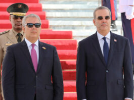 Presidente Luis Abinader recibe en el Palacio Nacional a su homólogo Iván Duque