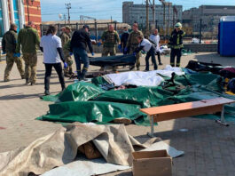 Ataque ruso a estación de tren en Ucrania deja al menos 30 muertos