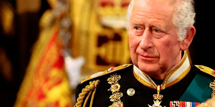El príncipe Carlos, heredero de la corona británica reemplaza por primera vez a la reina en la apertura del Parlamento