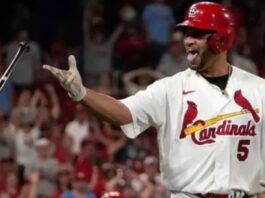 Albert Pujols conecta su "histórico'' jonrón 700