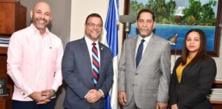 Senador Dominicano en New York, visita el Consulado Dominicano en esa Ciudad