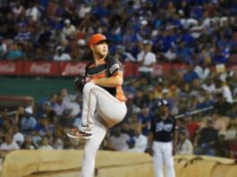 Toros anuncian regreso de Peterson y firma de Navarreto