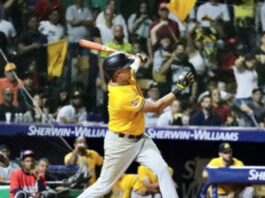 Águilas vienen de atrás para derrotar a Leones y conseguir su triunfo 26